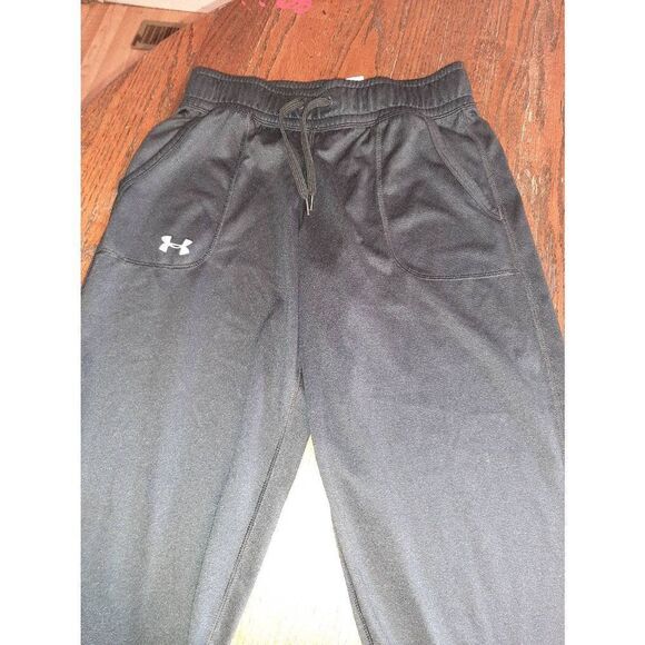 XS Under Armour Athletic Casual Black Capri Loose Fit Leggings - Picture 2 of 4